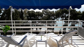 Neraidas home on the sea